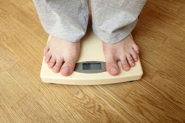 ¿Por qué no puedes bajar de peso? Factores que influyen además de la dieta y el ejercicio